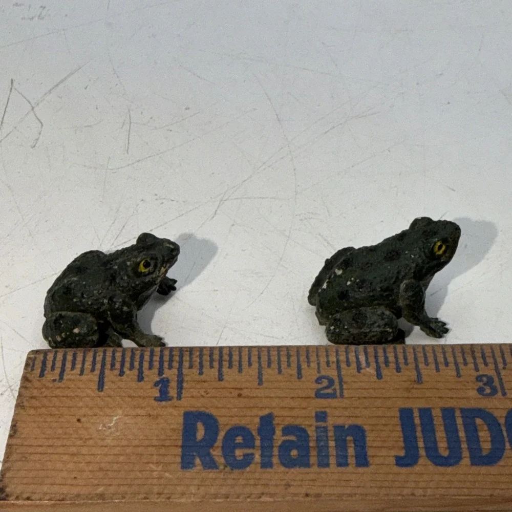 Pair Of 2 Vintage Green Frog Hard Plastic INARCO Marked Hong Kong